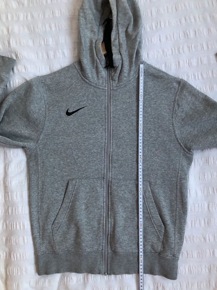 Nike Sweatjacke Größe S in Rostock