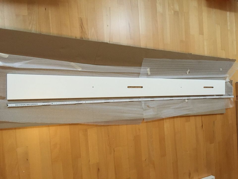 Wittenbreder Garderoben Paneel (Multi-Color Wood - MCW 709), weiß in Overath
