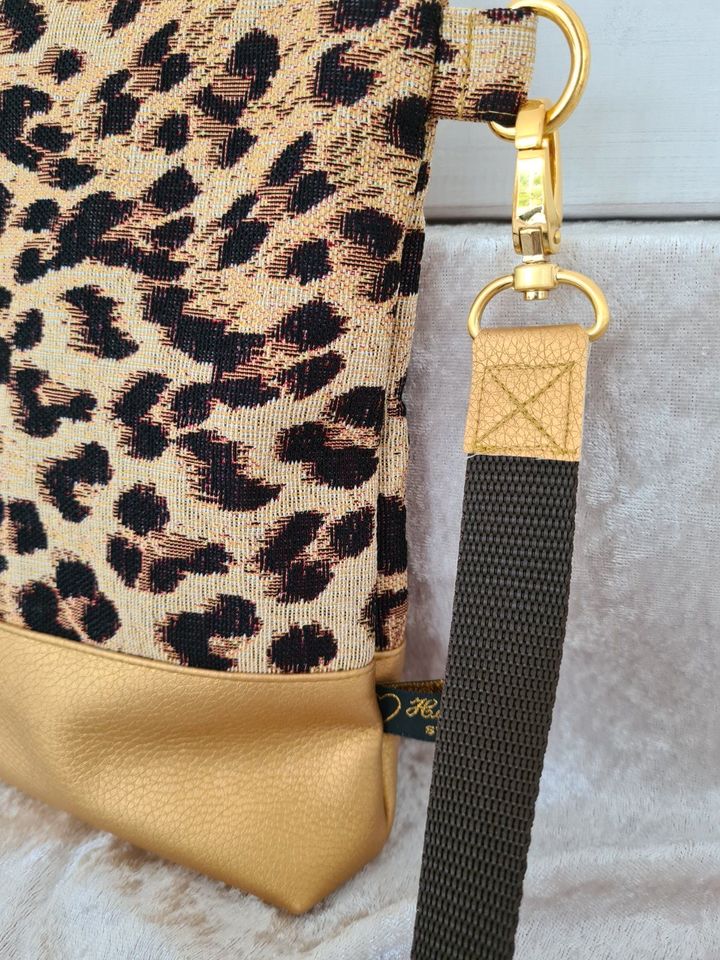 Umhängetasche „Steffi“ Leopard / Gurtbandtasche / Schultertasche in Hamburg