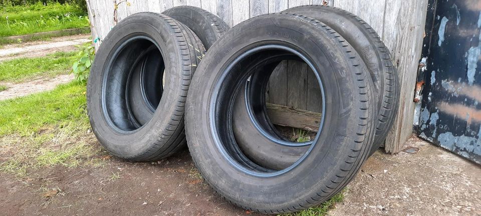 4x Sommerreifen 215/65R17 99V Michelin DOT3416 3,8-6,3mm in Pronstorf