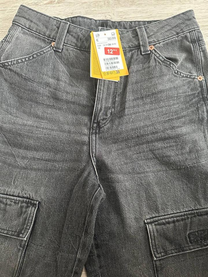 Neue Jeans, H&M große 36 in Schönwald Oberfr.