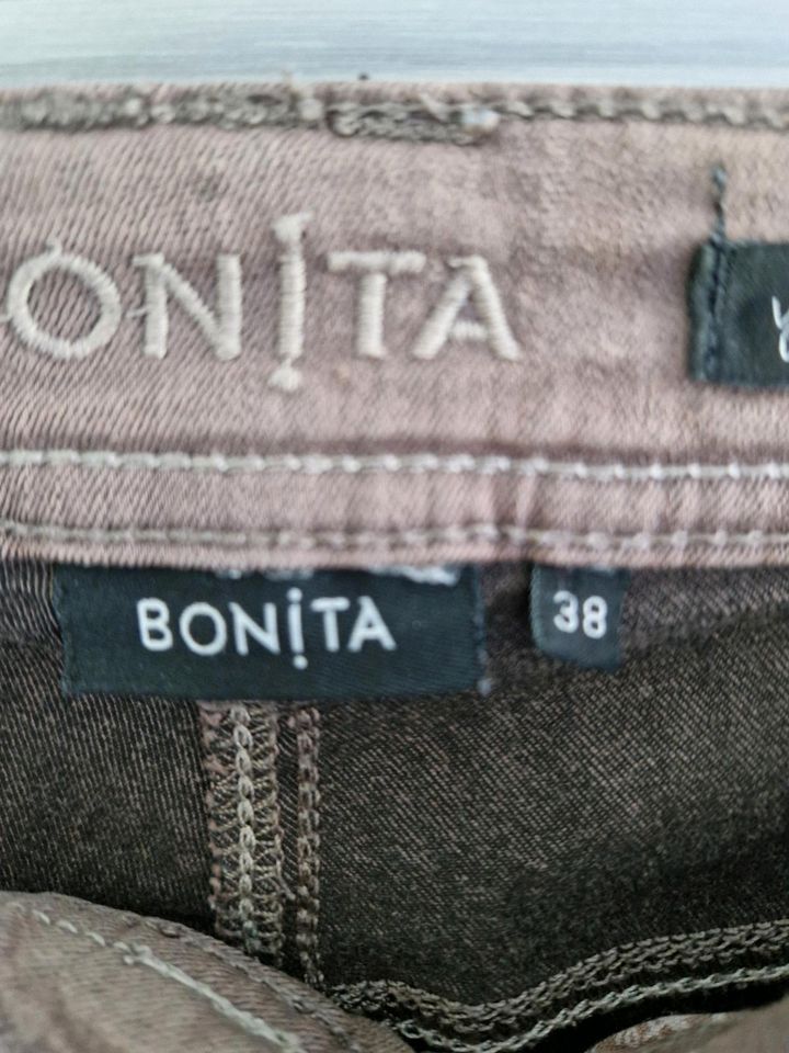 Bonita Jeans Gr. 36 38 40 blau beige petrol bordeauxrot in Frankfurt am Main