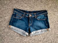 Jeansshort kurz Neuwertig Gr. 38 M modern, Sommer, beguem Duisburg - Meiderich/Beeck Vorschau