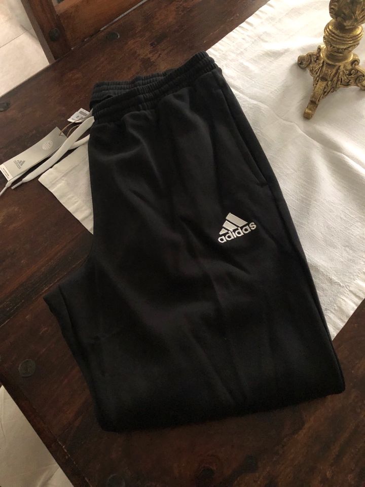 Adidas Jogginghose Gr:XL. Neu in Gernsheim 