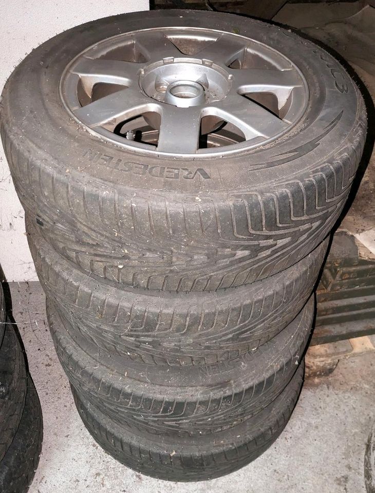 Alufelgen VW 15" mit Sommerreifen Vredestein 205/60R1591V in Gütersloh