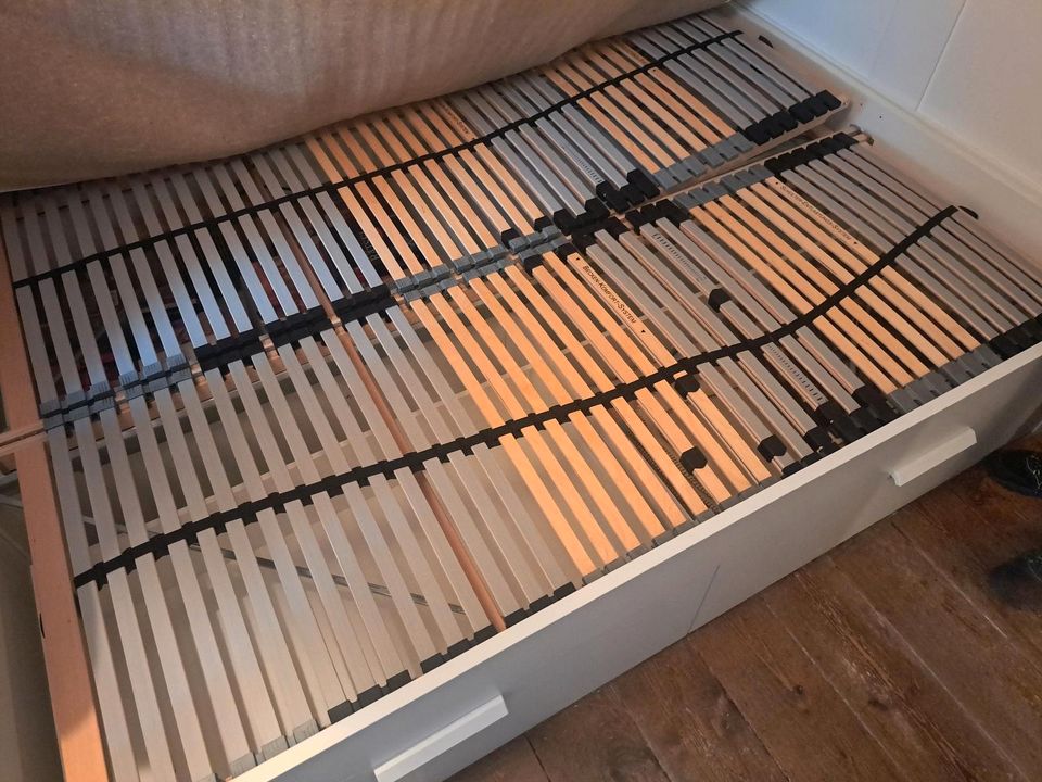 Ikea Brimnes Bett mit 2 x Lattenrost 70x200 cm weiß in Würzburg