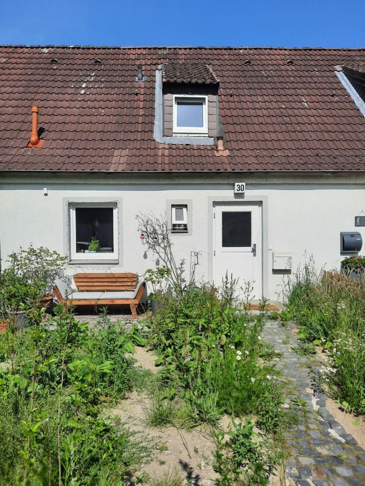 Reserviert • Gelöscht • 
                    *Untermieter für...