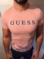 GUESS T-Shirt in Gr. XS Frankfurt am Main - Ginnheim Vorschau