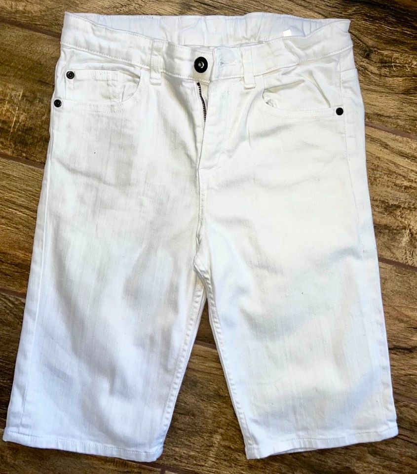 Jeans Shorts / kurze Hose Gr.152 weiß von HuM in Berlin