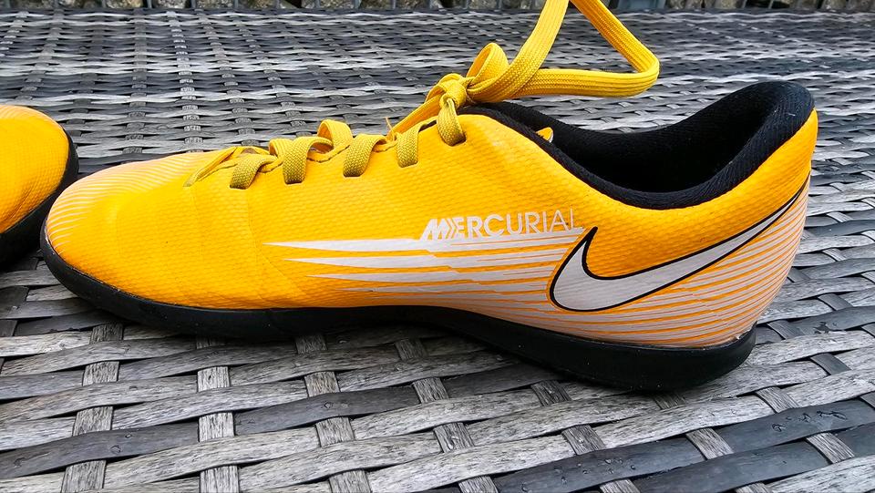 Hallenschuhe Nike Mercurial orange Gr. 33