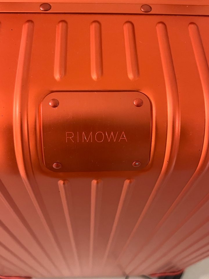 Rimowa limited edition „scarlet“ check in L in Hirschberg a.d. Bergstr.