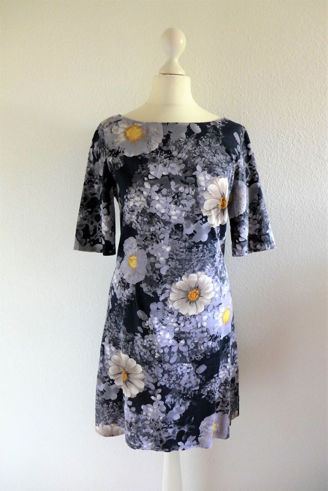 TK Maxx Boho Kleid dunkelblau grau weiß Blume Gr. S 36 in  Neuhausen-Nymphenburg - Neuhausen | eBay Kleinanzeigen ist jetzt  Kleinanzeigen