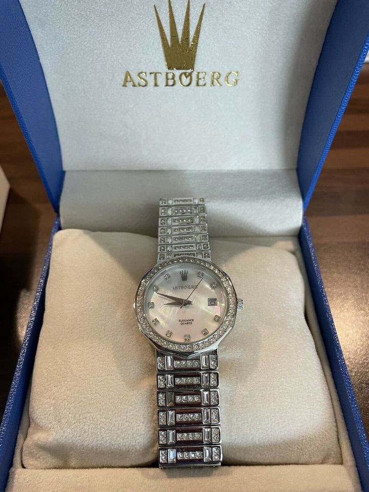 Uhr Unisex Armbanduhr Astboerg 790RW Elegance TOP Zustand in  Nordrhein-Westfalen - Oer-Erkenschwick | eBay Kleinanzeigen ist jetzt  Kleinanzeigen