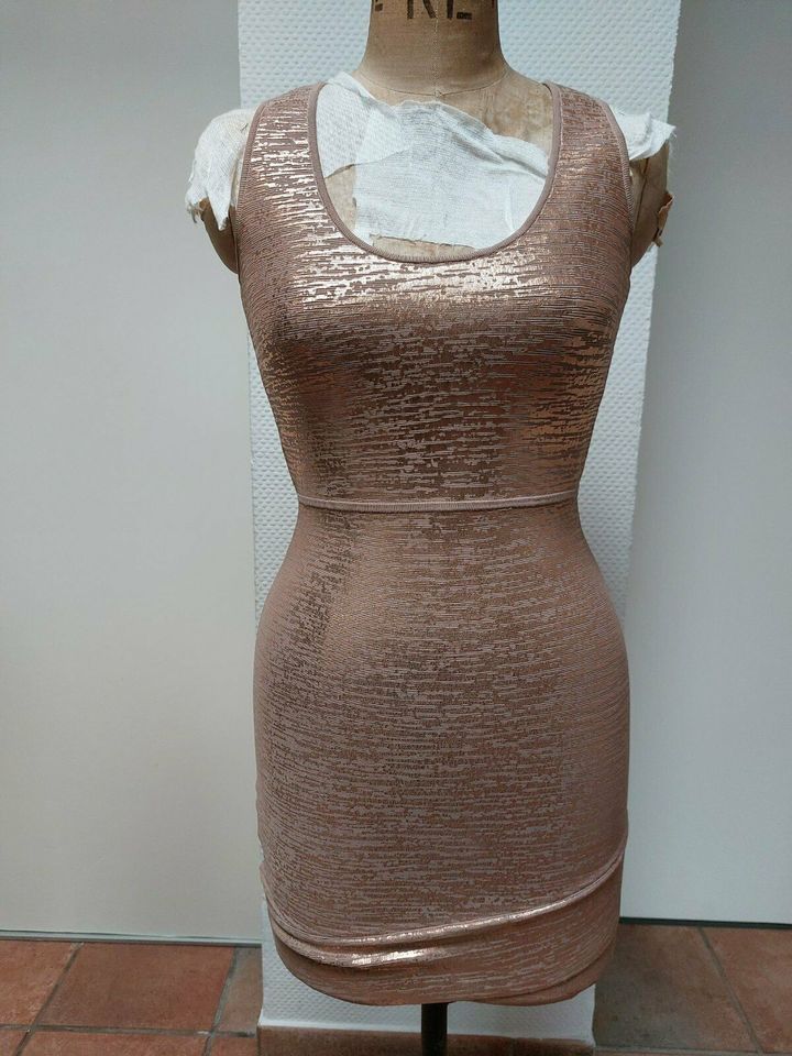 Kleid von BCBGMAXAZRIA in Gr.S in Düsseldorf