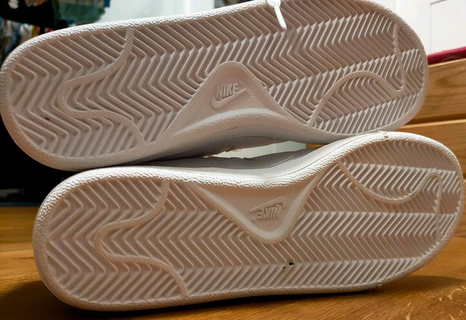 Nike Damen Sneaker Low Court Royale WMNS, Größe 41 / 9.5 in Rohrdorf