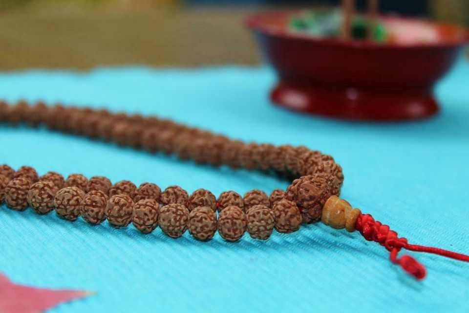 Yoga-Kette, Rudraksha Mala-Gebetskette (Hochwertig, 108+1 Perlen) in Frankfurt am Main