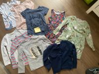 Kleider Paket 110/116 T-shirts Kleider langarmshirts strickjacke Nordrhein-Westfalen - Herten Vorschau