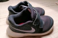 Nike Sneaker Turnschuhe Klettverschluss Größe 23,5 Nordrhein-Westfalen - Bergheim Vorschau