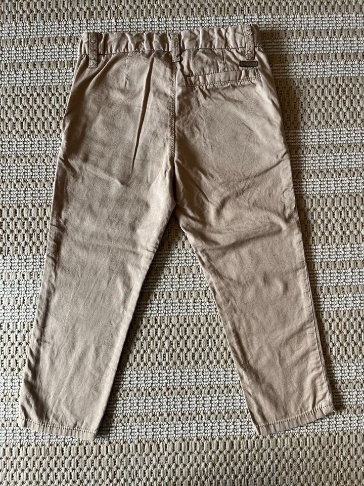 Hosen beige 98 in Wetzlar