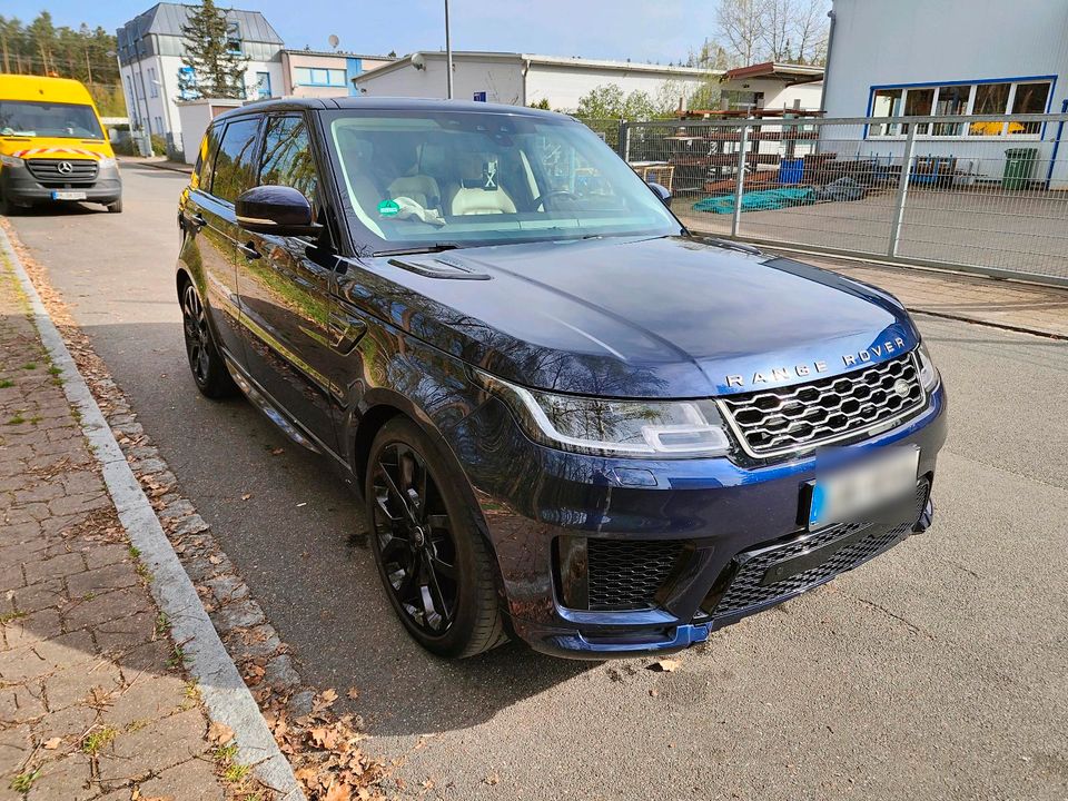 Land Rover Range Rover Sport 3.0 SDV 6 HSE/PANO/LED/CAM in Feucht