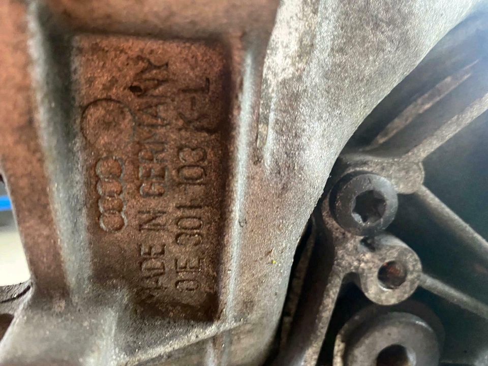 Getriebe Schaltgetriebe 6-Gang Audi A4 B5 2,5 TDI 01E301103 K-L in Möhnesee