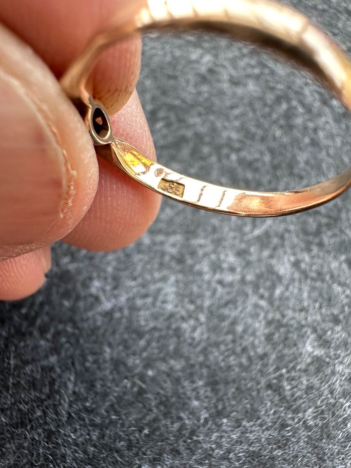 schöner Goldring 585er Gold mit Diamant ca 3,5mm 0,17ct in Aschersleben