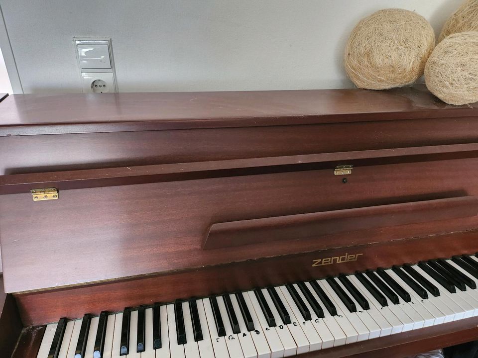 Klavier abzugeben in Nümbrecht