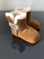 UGG Lammfellschuhe Babyschuhe Gr. 18 Bayern - Baldham Vorschau