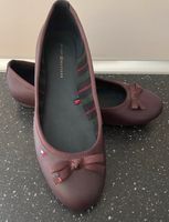 Tommy Hilfiger Ballerina, Gr 38, bordeaux Niedersachsen - Coppenbrügge Vorschau