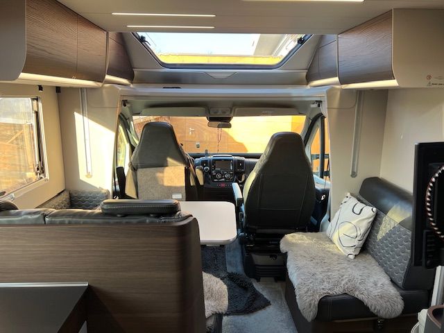 Adria Matrix Supreme 670 SL Top Ausstattung&Vollversicherung in Regensburg