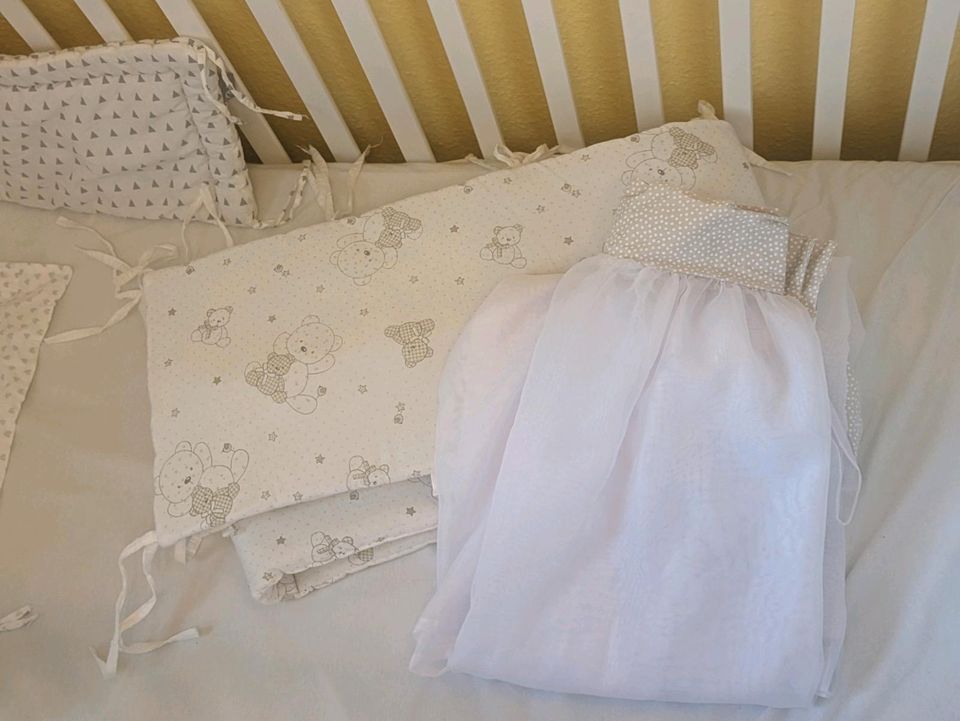 Baby Bett inkl Matratze in Seelze