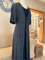 Sommerkleid, blau/weiß, Blütenprint, Figurschmeichler, 42 Brandenburg - Groß Kreutz Vorschau