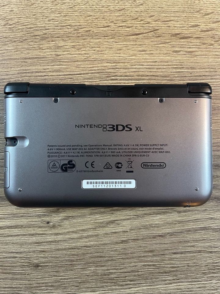 Nintendo 3DS XL - Spielekonsole mit Ladekabel in Bergweiler