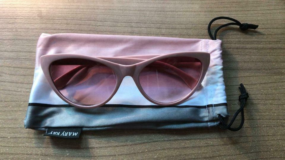 verschiedene Mary Kay Damen Sonnenbrillen Sunglasses Brille NEU in Bad Nauheim