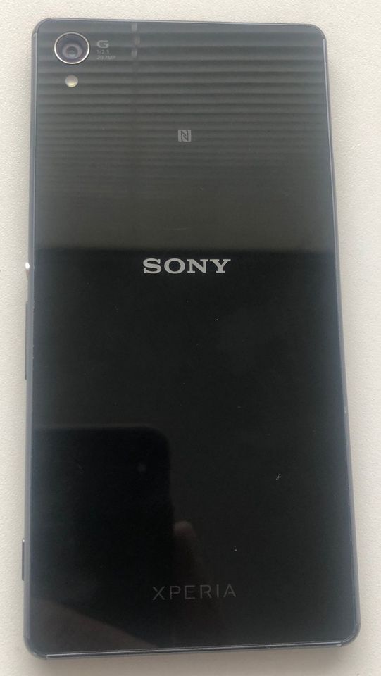 Sony Xperia Z3 D6603 schwarz Android Smartphone mit Zubehörpaket in Ostrhauderfehn