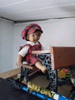 Puppen Kind  Junge am Schultisch Duisburg - Rheinhausen Vorschau