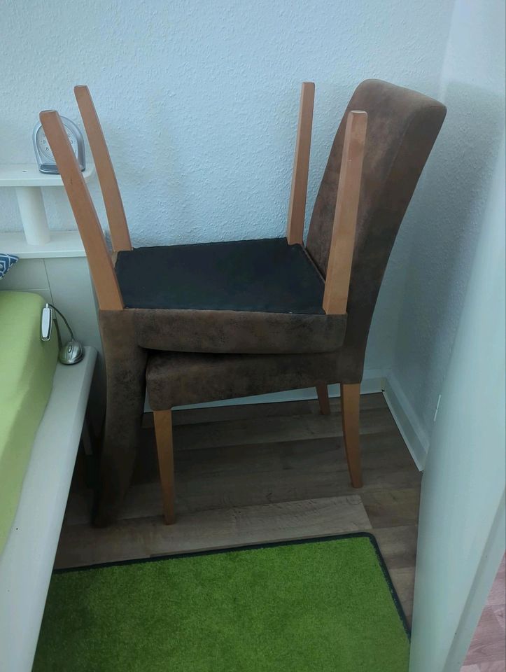 Essgruppe  Tisch Stuhl Stühle in Merseburg