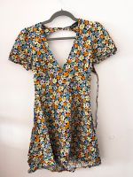 Kurzes Sommerkleid Blumenprint Bunt Mini XL Rückenfrei Bayern - Kirchseeon Vorschau