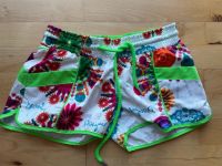 Sportliche Short/Strandhose bunt Gr. 152/158 Düsseldorf - Lichtenbroich Vorschau