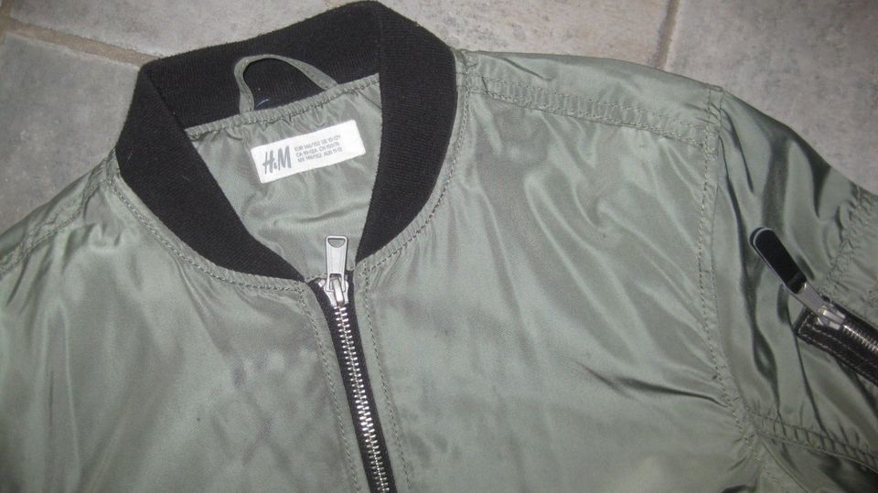 Bomberjacke_Pilotenjacke_Jacke_oliv_khaki * H&M * 146/152 in Gifhorn