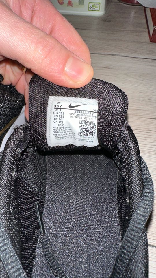 Nike Schuhe neu in Stralsund