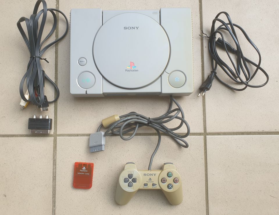 Sony Playstation 1 Spielekonsole mit 3 Spielen in Duisburg