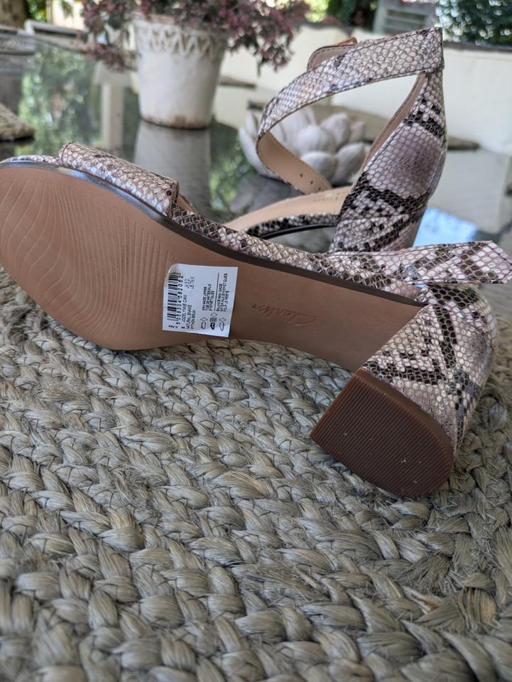 CLARKS Sandalen, beige, braun, Python, Gr. 38, NEU mit Etikett ** in Freiberg am Neckar