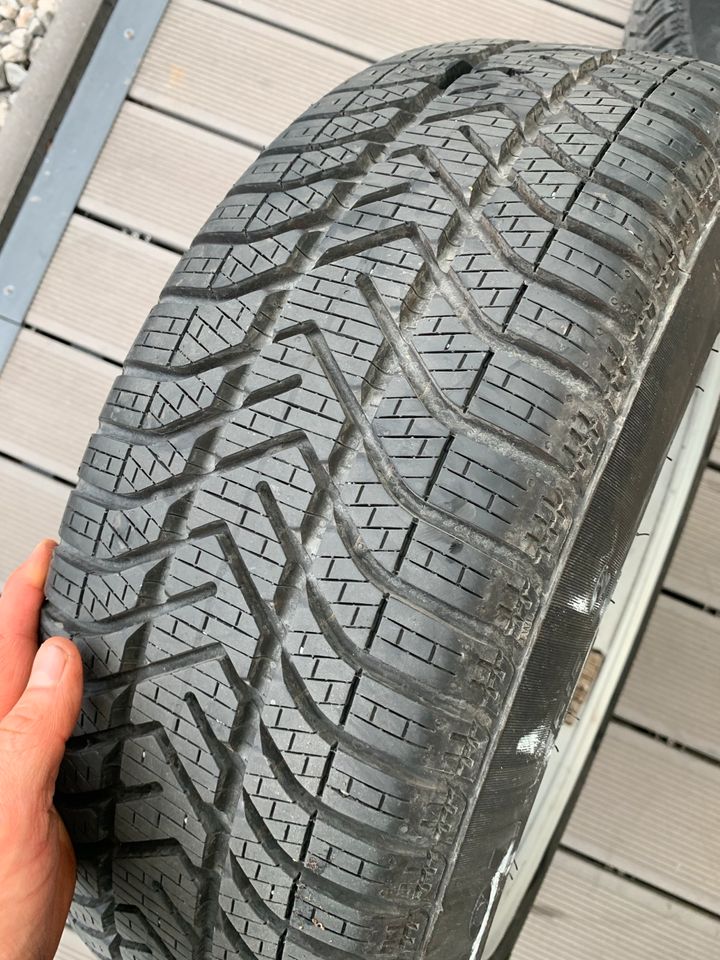 BMW Felgen 195 60 R16 / Winterreifen Pirelli 5mm in Lich