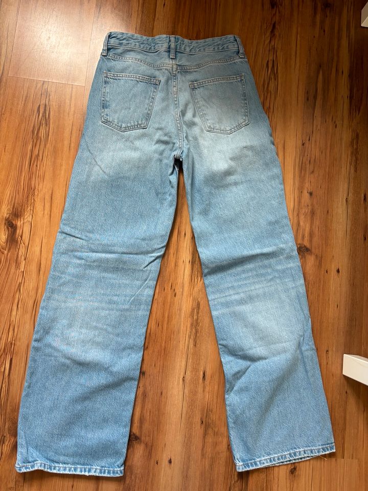 ZARA Jeans Gr.36 Flicken Neu High Waist in Geesthacht