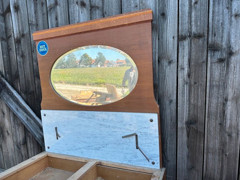 Kommode mit Spiegel Marmorplatte vorhanden in Bad Schussenried