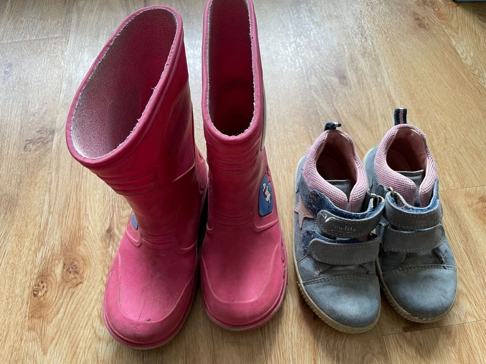 Halbschuhe / Gummistiefel Größe 25, Superfit, Mädchen in Harsefeld