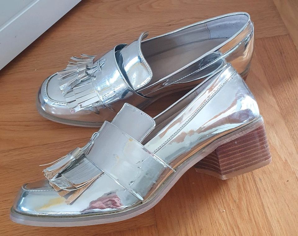 Loafer Halbschuh Slipper Silber Gr.39 in Krefeld