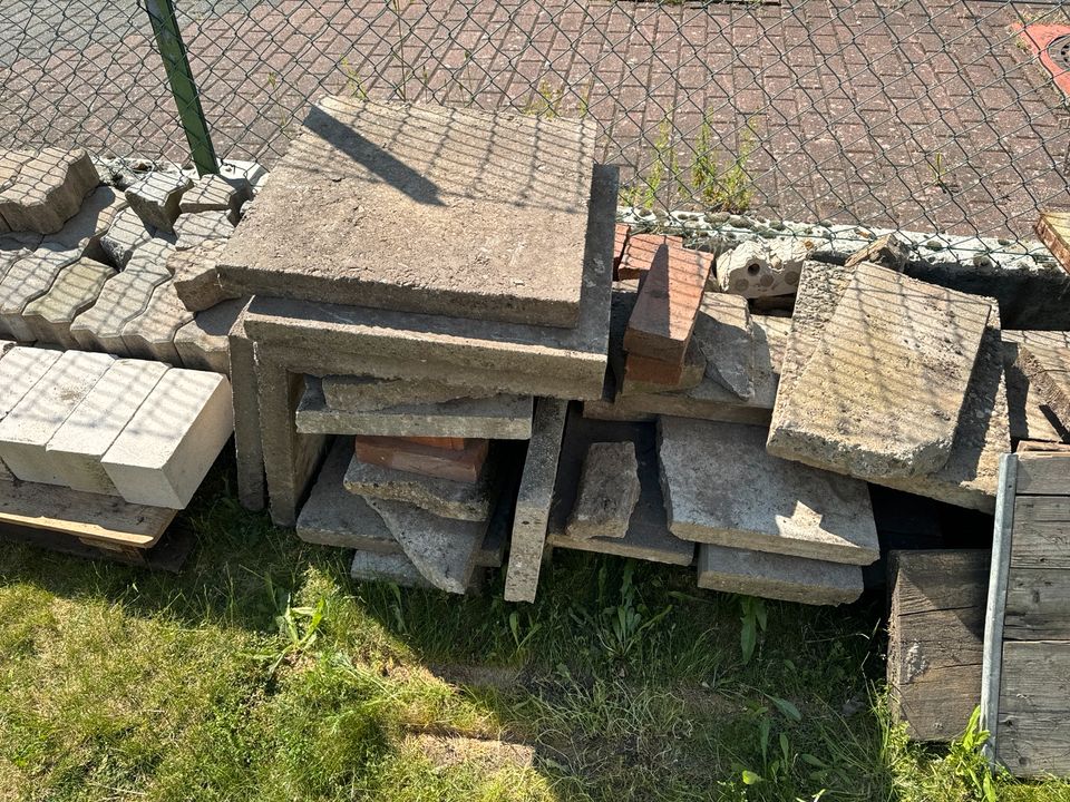 Steinplatten, Pflastersteine zu verschenken in Wolfsburg