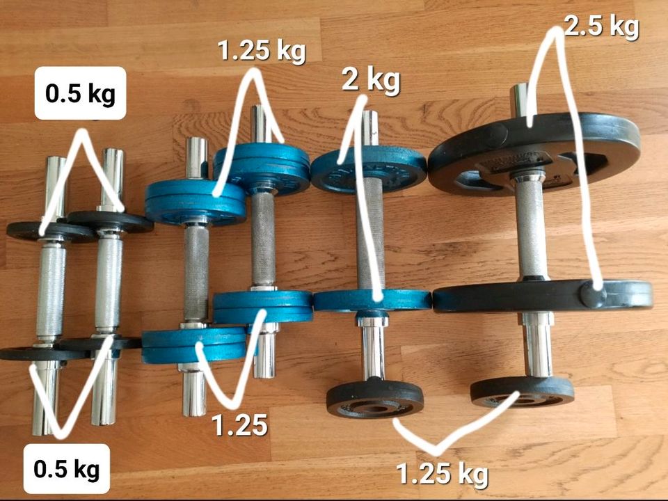 Kurze Hantelstangen mit Gewichten in Böblingen